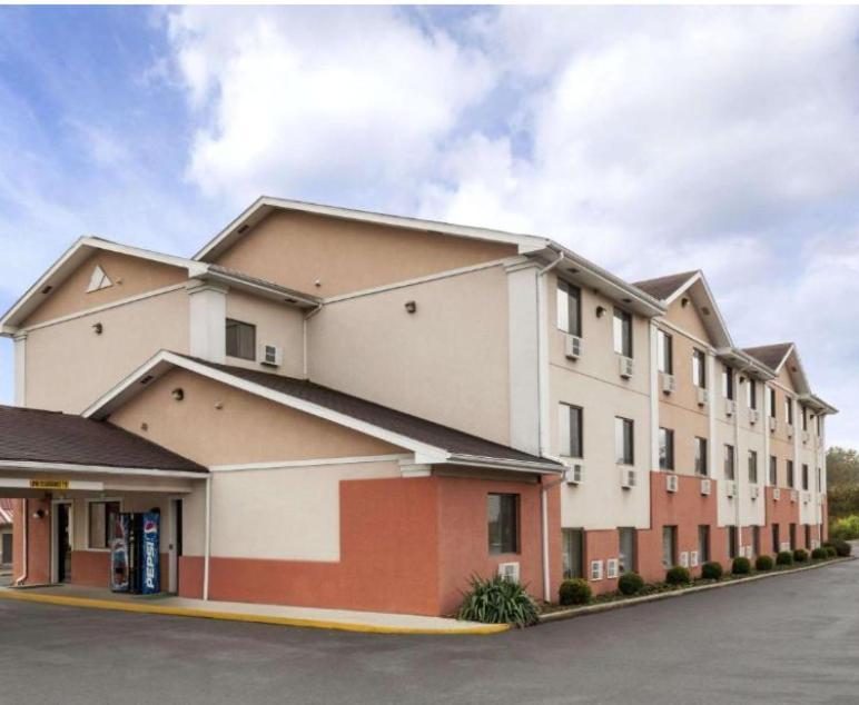 Brookville Inn Экстерьер фото